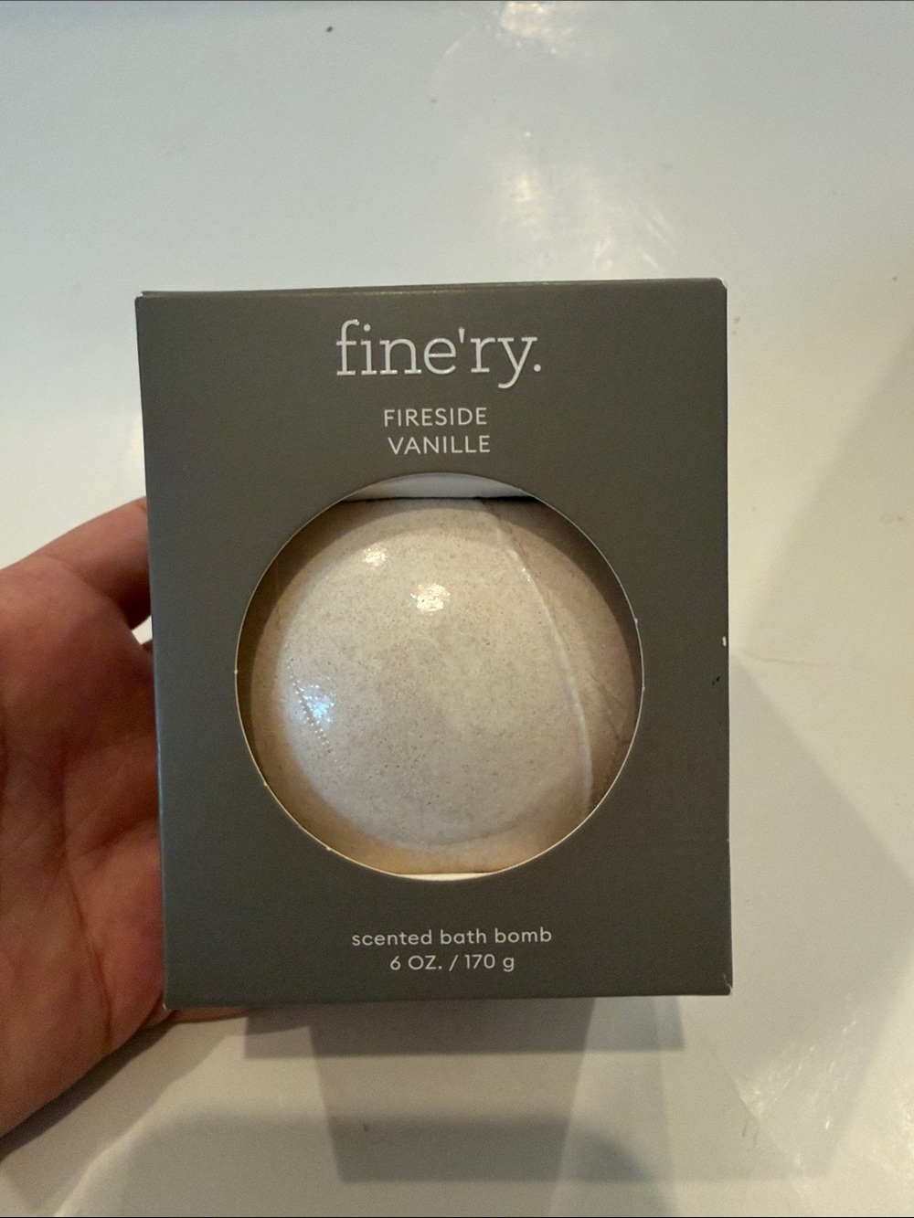 NWT Fireside Vanille Scented Bath Bomb - Cream 6oz